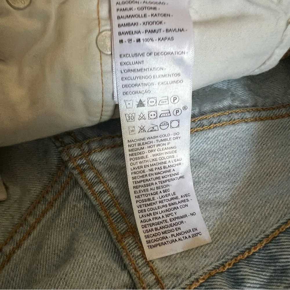 Levi's 501 Light Wash Denim Disttessed Shorts Size W 30